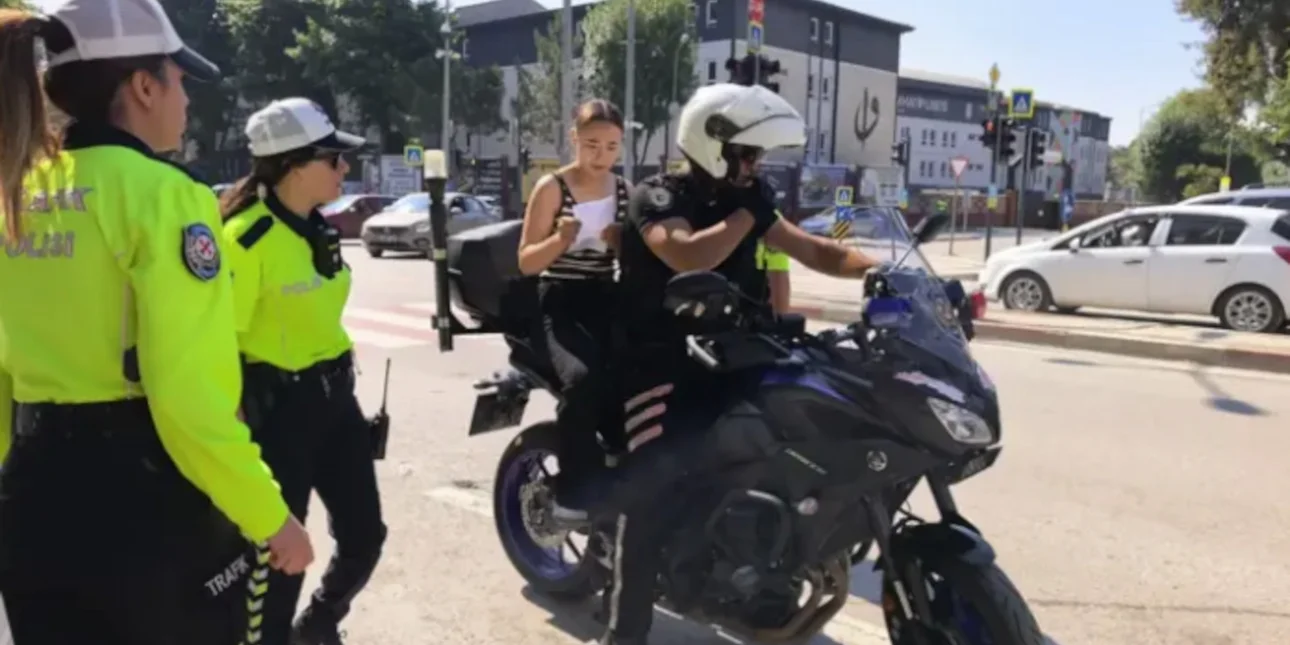 Τουρκία: Αστυνομικοί έσωσαν υποψήφια των εξετάσεων – Έφτασε ένα λεπτό πριν κλείσουν οι πύλες