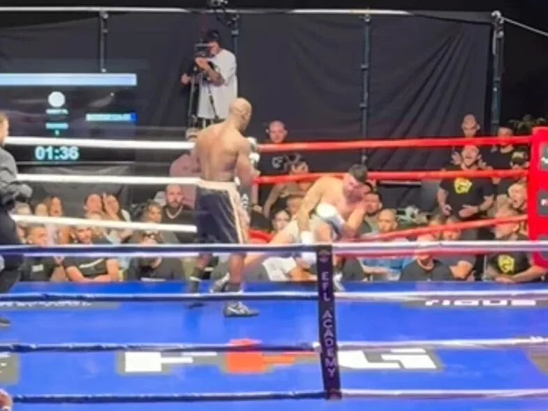 Fight for Glory 4: Σοκαριστικό νοκ άουτ έστειλε τον Σωτηρόπουλο εκτός ρινγκ