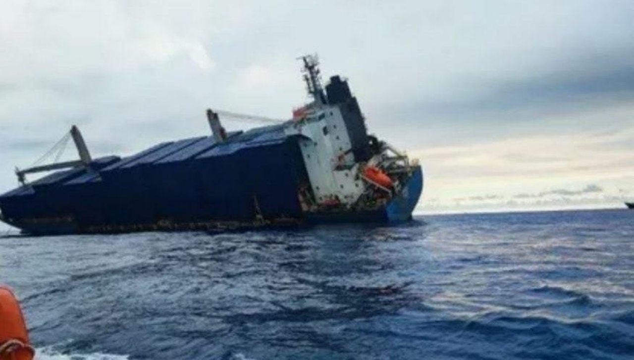 Πέντε Αζέροι ναυτικοί νεκροί μετά από επιθέσεις ουκρανικών drones σε φορτηγά πλοία στη Θάλασσα του Αζόφ
