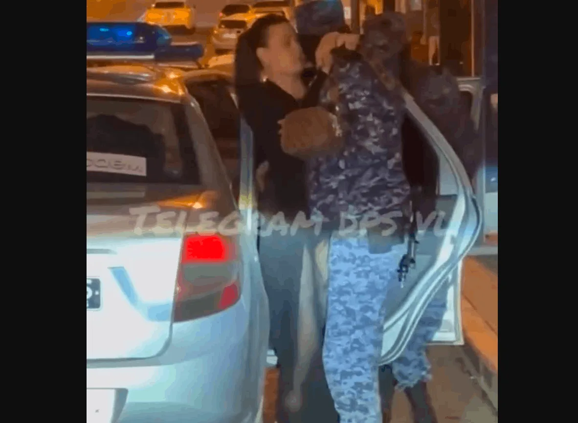 Ρωσία: Γυναίκα σε κατάσταση μέθης αρνήθηκε τον έλεγχο – Δείτε το βίντεο