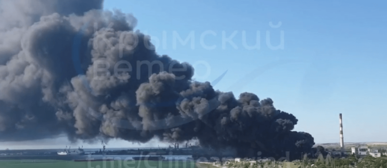 Εκτεταμένες διακοπές ρεύματος στην Κριμαία λόγω πυρκαγιάς στον Θερμοηλεκτρικό Σταθμό Ταβρίσκα