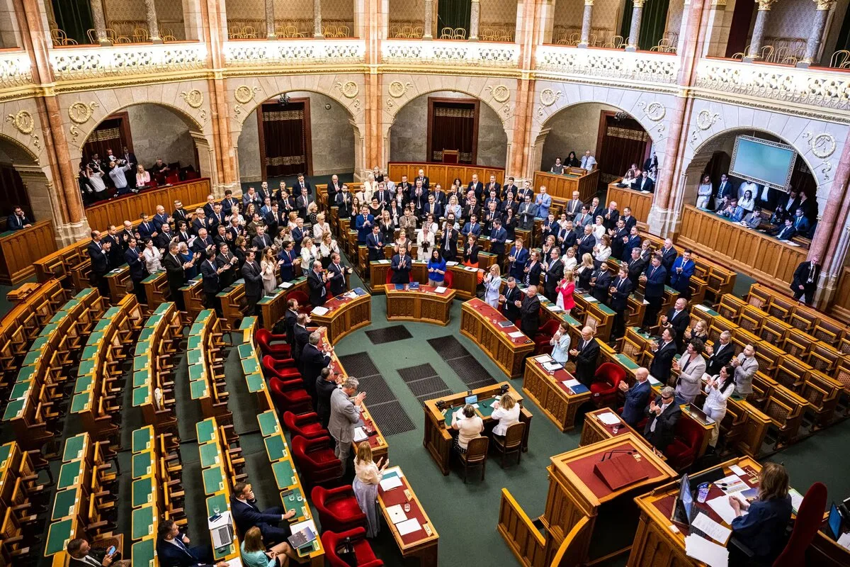 Ουγγαρία: Πέρασε στο Κοινοβούλιο η συνταγματική αλλαγή για την απομάκρυνση του προέδρου της χώρας