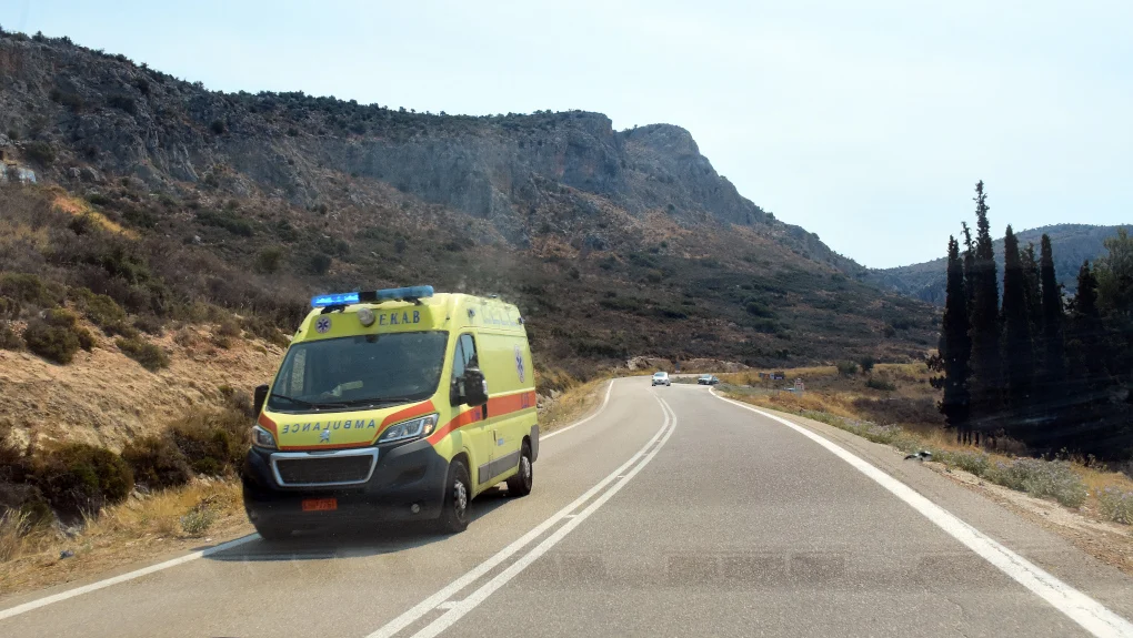 Σοβαρό τροχαίο στην Εγνατία Οδό στον Έβρο: Σύγκρουση οχημάτων με διακινητή και 6 λαθρομετανάστες – 9 τραυματίες