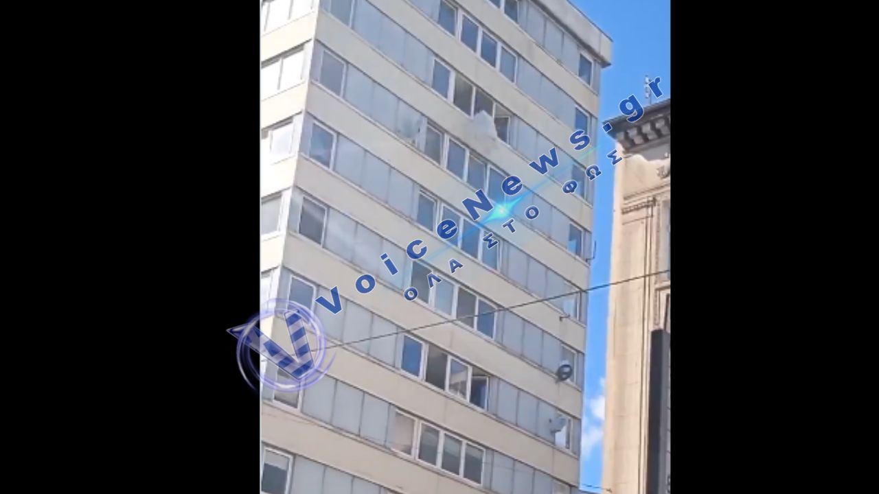 Πέταξαν ψυγείο από τον 9ο όροφο για να γλιτώσουν τις σκάλες – Απίστευτο βίντεο από την Πολωνία