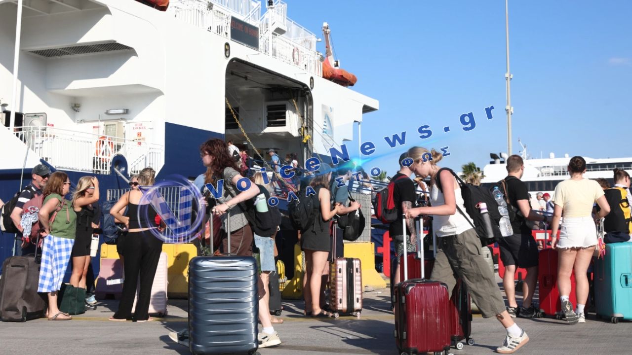 Γεμάτα τα πλοία από τον Πειραιά – Χιλιάδες αδειούχοι φεύγουν για τα νησιά με πληρότητες έως 100%
