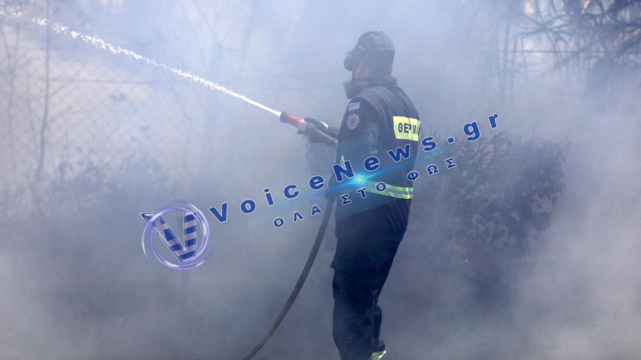 Υπό έλεγχο η φωτιά στο Κορωπί – Ξεκίνησε από καύση σκουπιδιών, μεγάλη κινητοποίηση της Πυροσβεστικής