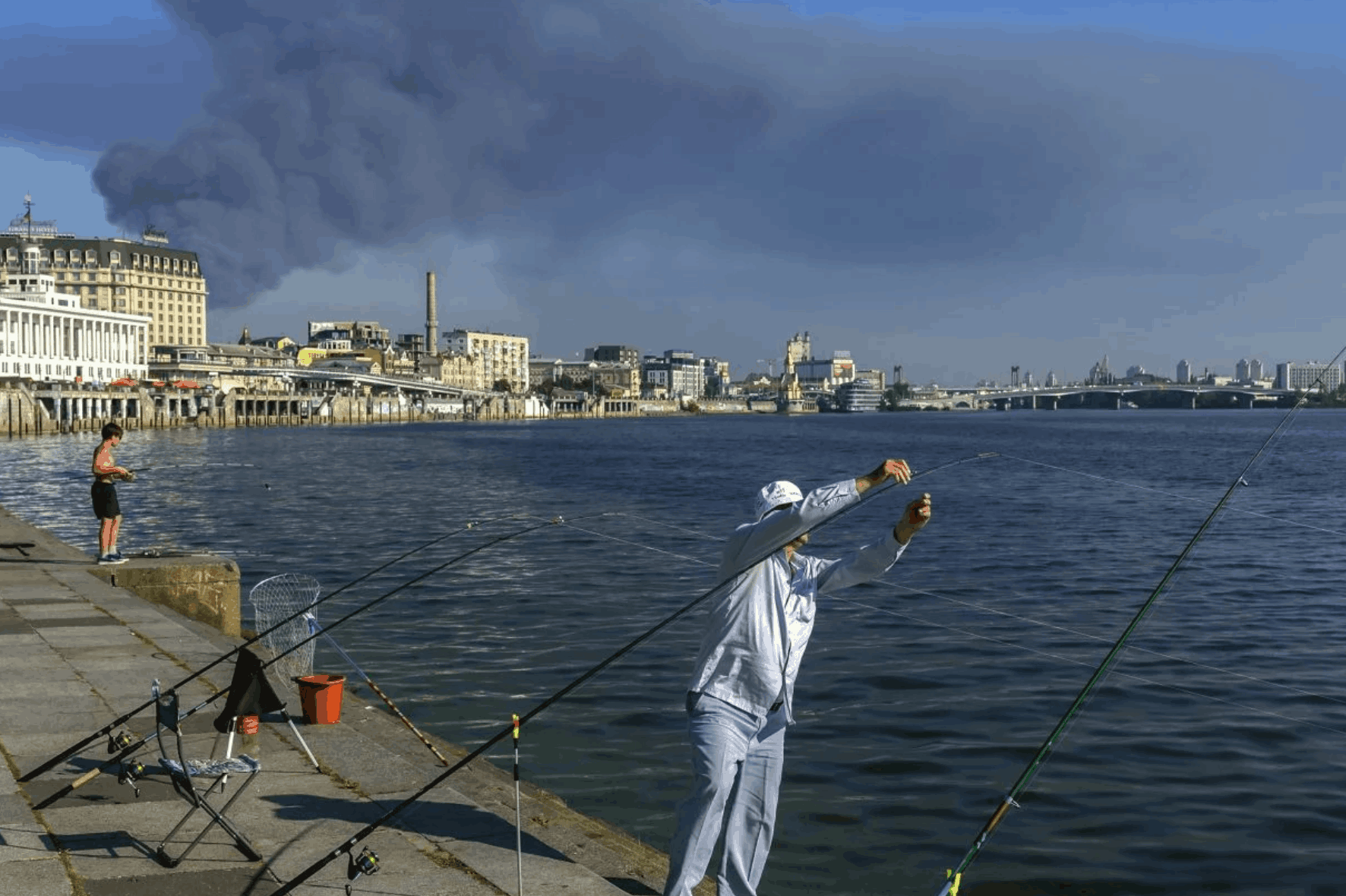 Μαζική ουκρανική επίθεση με drones σε Αγία Πετρούπολη και περιφέρεια Λένινγκραντ