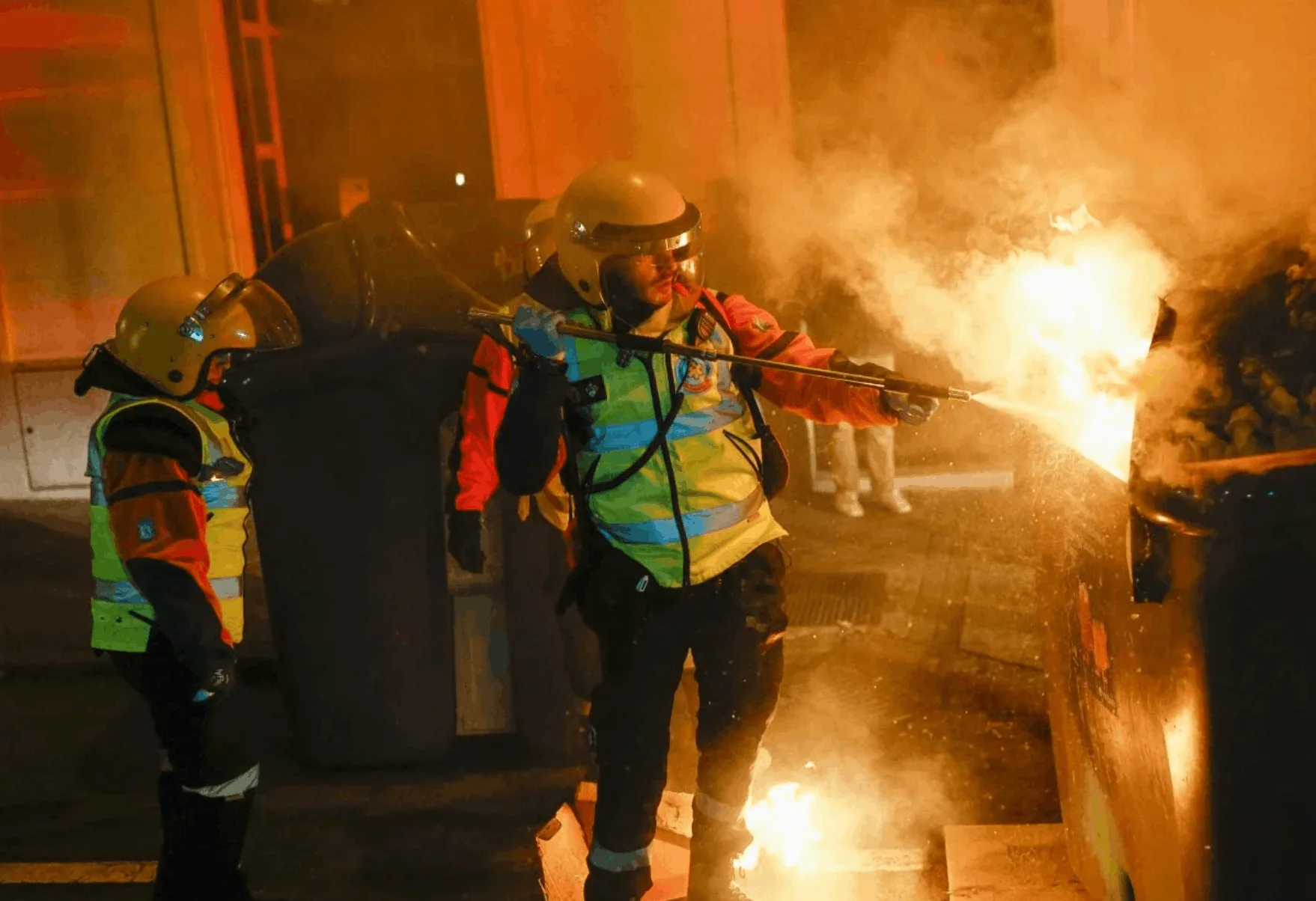 Τραγωδία στις Βρυξέλλες: Νεκροί εντοπίστηκαν σε ασανσέρ εργοταξίου μετά από μεγάλη φωτιά