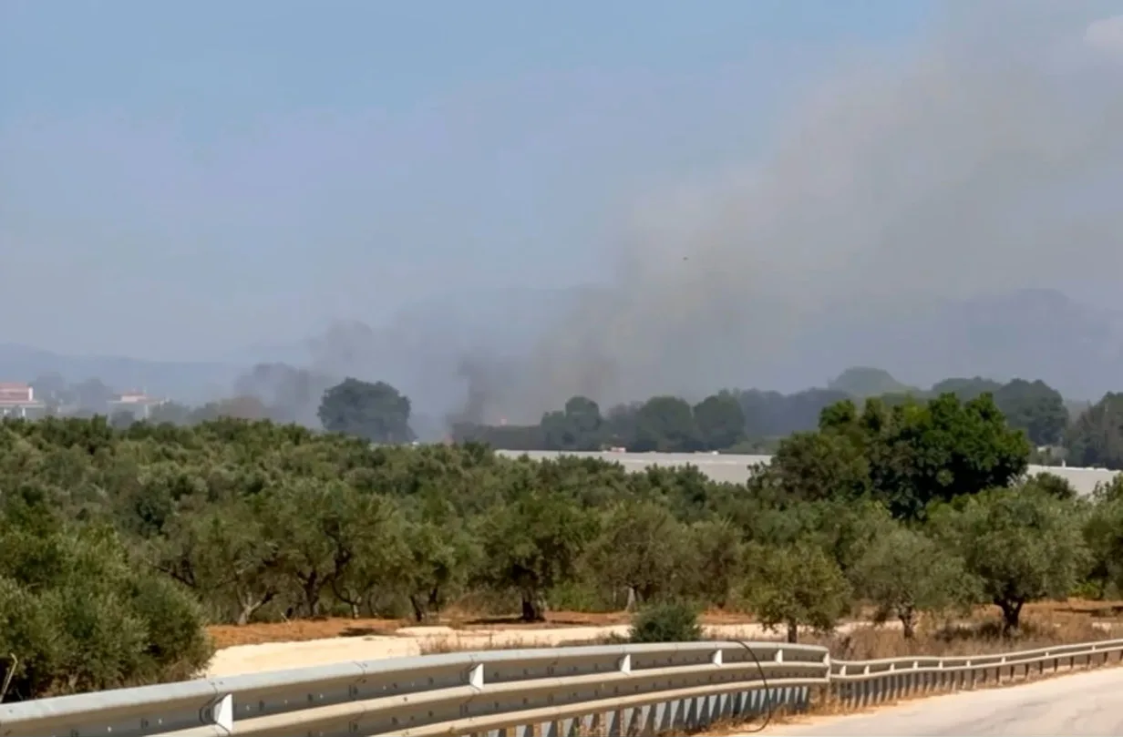 Ηλεία: Συναγερμός για φωτιά στα Κοττέικα – Επιχειρούν επίγειες και εναέριες δυνάμεις