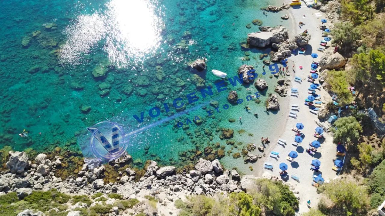 Ρόδος: «Κατέλαβαν» την παραλία Άντονι Κουίν με ομπρέλες και ξαπλώστρες χωρίς να πληρώνουν μίσθωμα