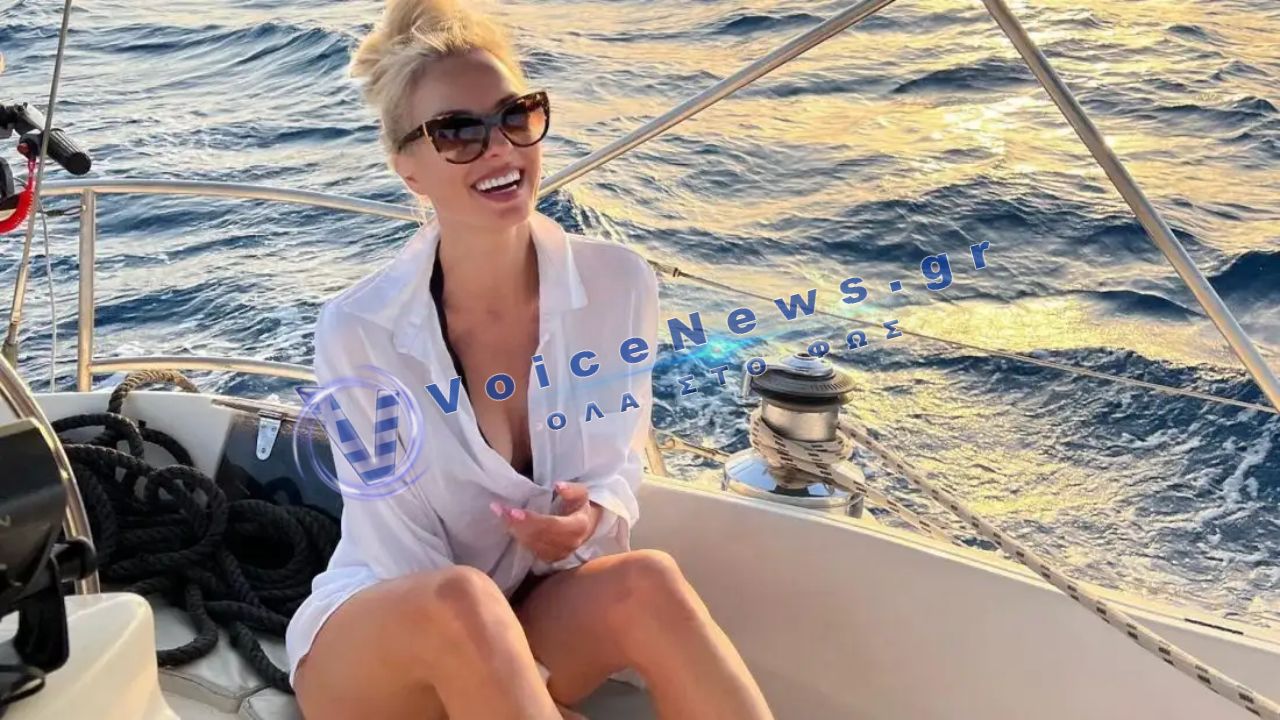 Τζούλια Νόβα: Το εντυπωσιακό μπικίνι στην Πάρο που τράβηξε όλα τα βλέμματα