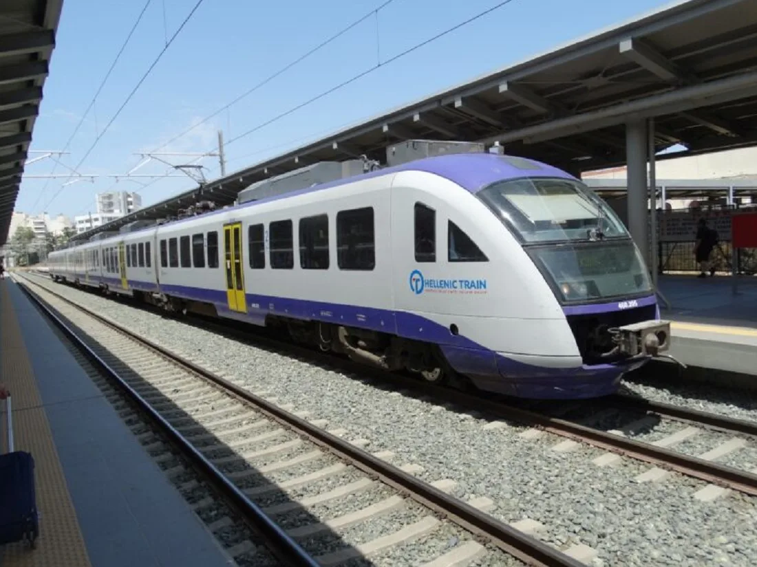 Hellenic Train: «Καμπάνα» 120.000 ευρώ από τη ΡΑΣ για την πυραντοχή καθισμάτων και τη συντήρηση – Τι αποδείχθηκε μετά τις καταγγελίες συγγενών των Τεμπών