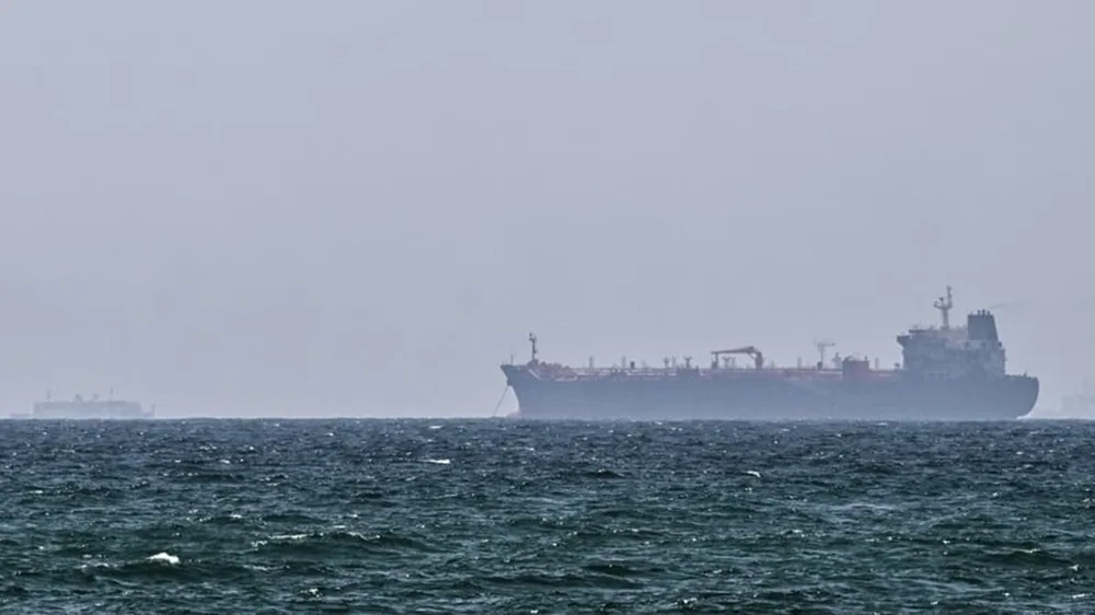 Επίθεση με drone σε δεξαμενόπλοιο στο Στενό του Ορμούζ – Συναγερμός στη διεθνή ναυσιπλοΐα