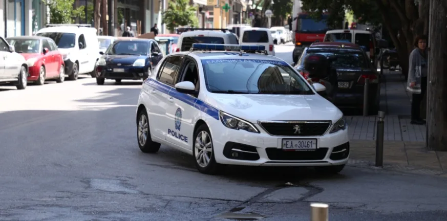 Αίγιο: Αίσιο τέλος στην υπόθεση εξαφάνισης 16χρονης – Εμφανίστηκε στην Αστυνομία μαζί με τον πατέρα της