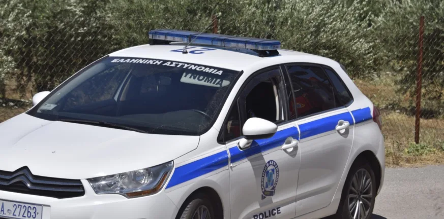 Ηγουμενίτσα: Στον εισαγγελέα ο 29χρονος που παρέσυρε την σύντροφό του πάνω στο καπό – Μάχη για τη ζωή δίνει η 24χρονη