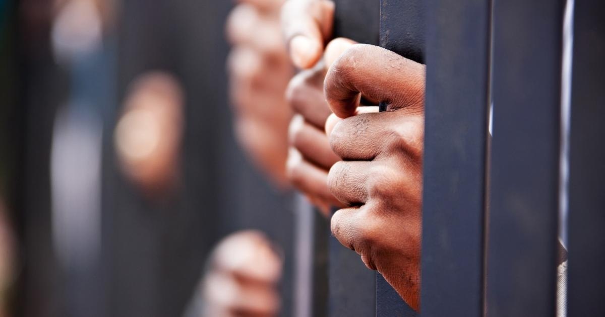 Η ΑΛΓΕΡΙΑ ΧΤΙΖΕΙ ΦΥΛΑΚΗ ΥΨΙΣΤΗΣ ΑΣΦΑΛΕΙΑΣ, ΓΙΑ ΒΑΡΟΝΟΥΣ ΝΑΡΚΩΤΙΚΩΝ, ΣΤΗΝ ΕΡΗΜΟ ΣΑΧΑΡΑ