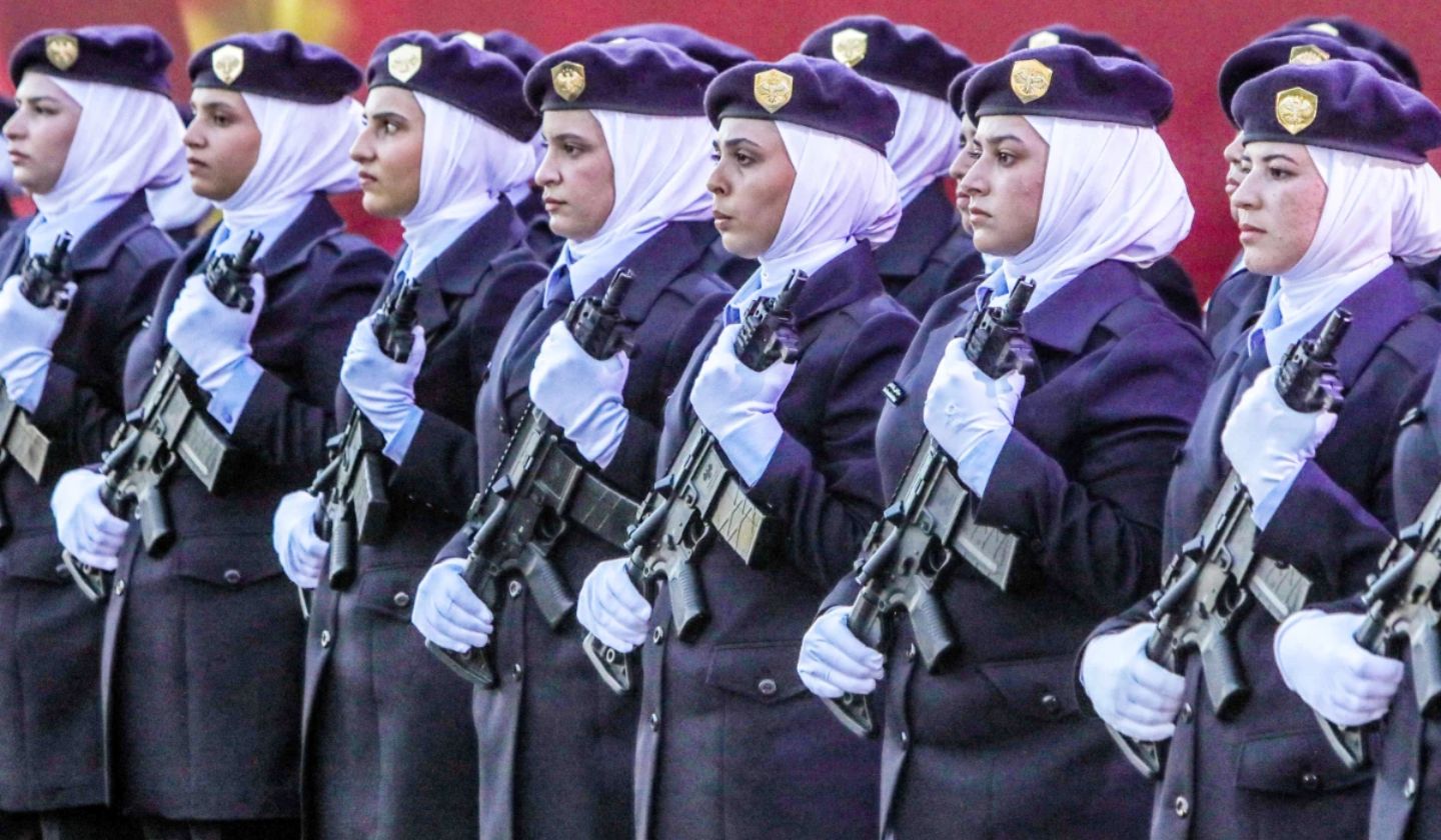 Τελετή αποφοίτησης της πρώτης γυναικείας σειράς αστυνομικών, στην Συρία (Εντυπωσιακό Βίντεο)