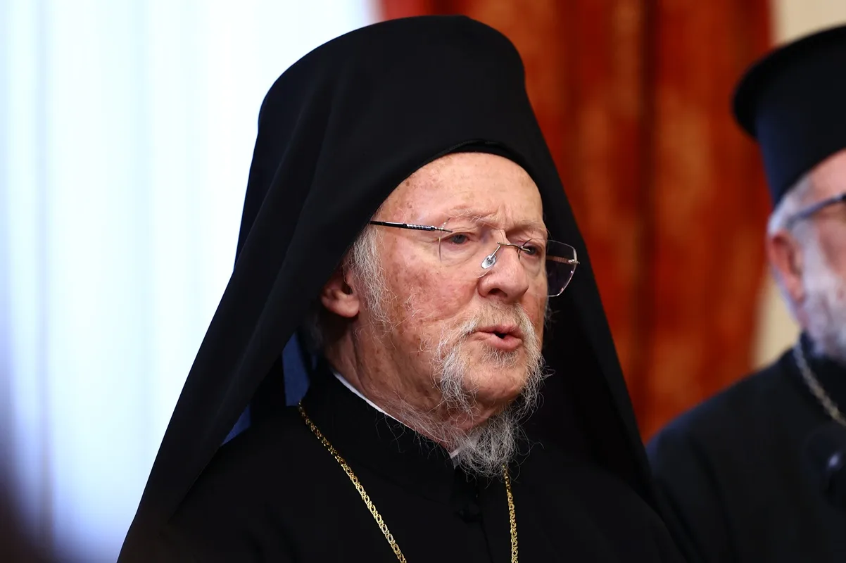 Κάρολος Γ΄ – Βαρθολομαίος: Η ιδιωτική συνάντηση στο Μπαλμόραλ που ξεπέρασε κάθε προσδοκία
