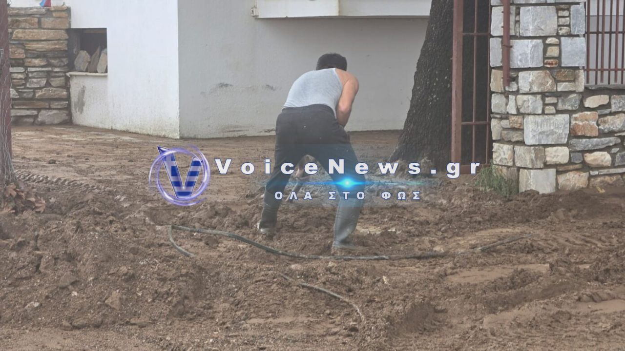 Μηλίνα: Μετρά τις πληγές της μετά την κακοκαιρία – Λάσπες και φερτά υλικά στην παραλία
