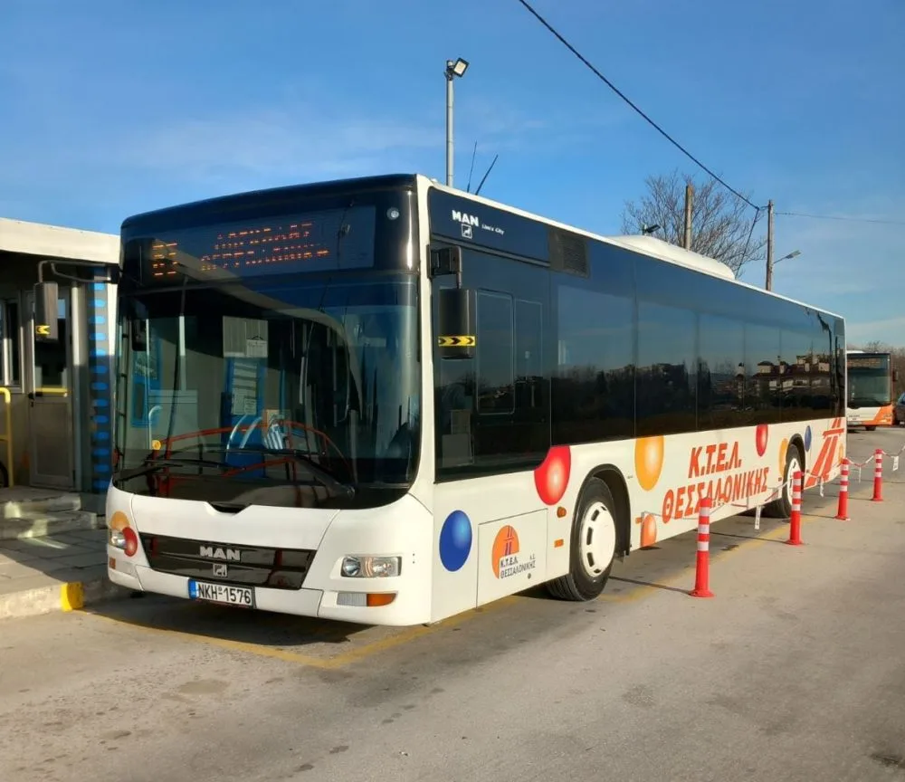 Θλίψη στη Θεσσαλονίκη: 52χρονος οδηγός του ΚΤΕΛ υπέστη ανακοπή την ώρα του δρομολογίου – Δωρεά απινιδωτή στη μνήμη του
