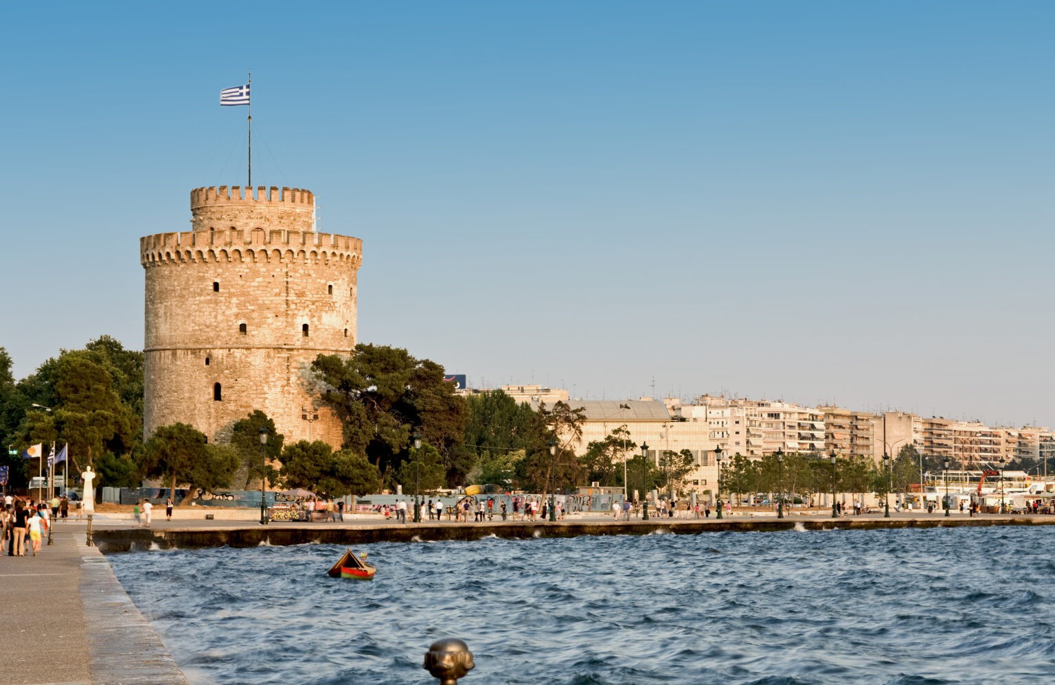 Θεσσαλονίκη: Με δοξολογία, στεφάνια και σχολικές εκδηλώσεις τιμά την απελευθέρωσή της από τους Γερμανούς