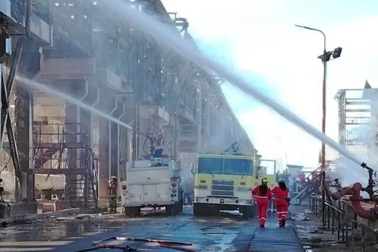 Ανεστάλη η λειτουργία του διυλιστηρίου Cardon στη Βενεζουέλα μετά από πυρκαγιά (Βίντεο)